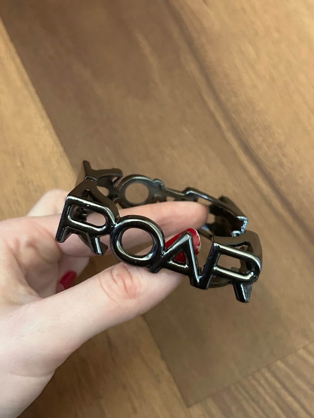 “Roar” Gunmetal Silver Letter Spell Out Chunky Word / Writing Bracelet - Picture 3 of 13